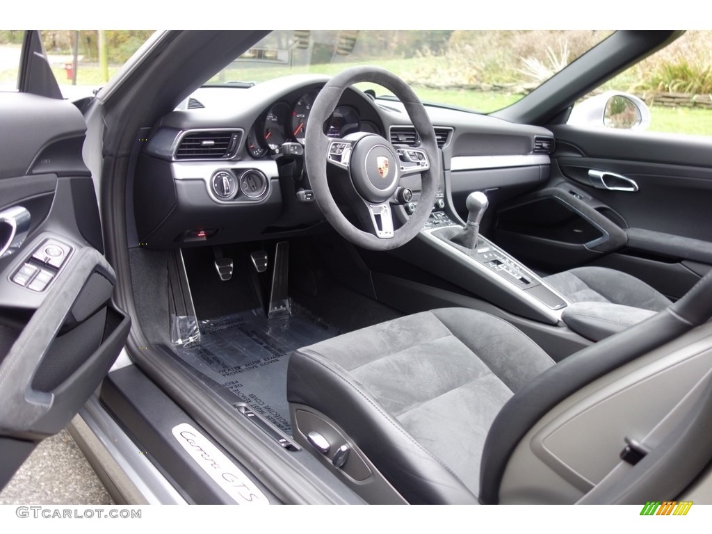 Black Interior 2017 Porsche 911 Carrera GTS Cabriolet Photo #123976216