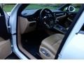 White - Macan  Photo No. 10