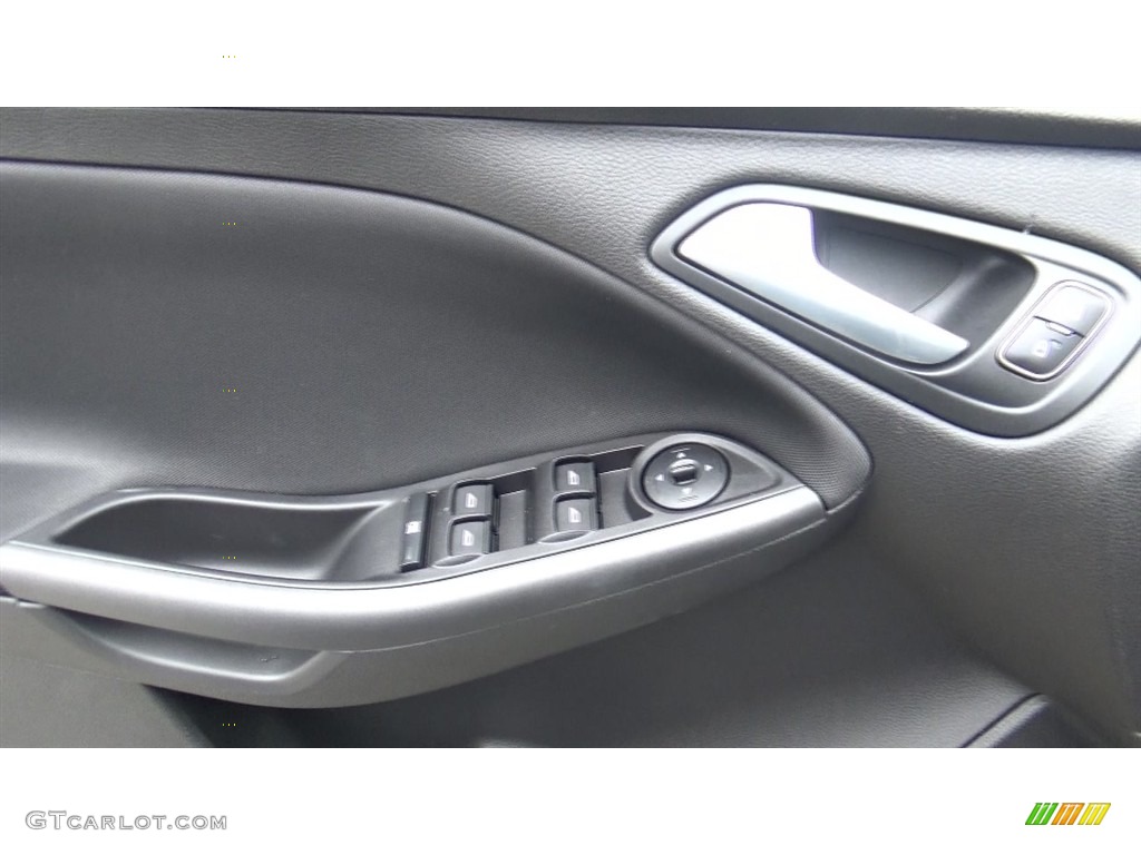 2018 Focus SEL Sedan - Blue Metallic / Charcoal Black photo #13