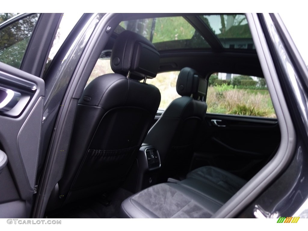2017 Porsche Macan Standard Macan Model Rear Seat Photo #123979540