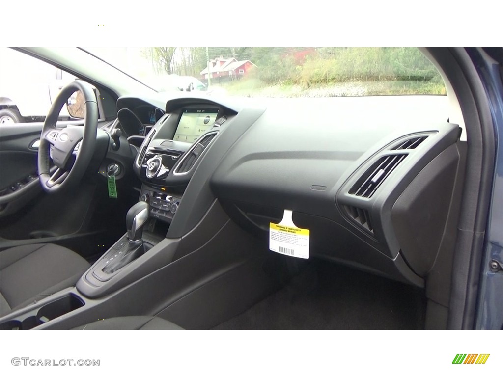 2018 Focus SEL Sedan - Blue Metallic / Charcoal Black photo #26