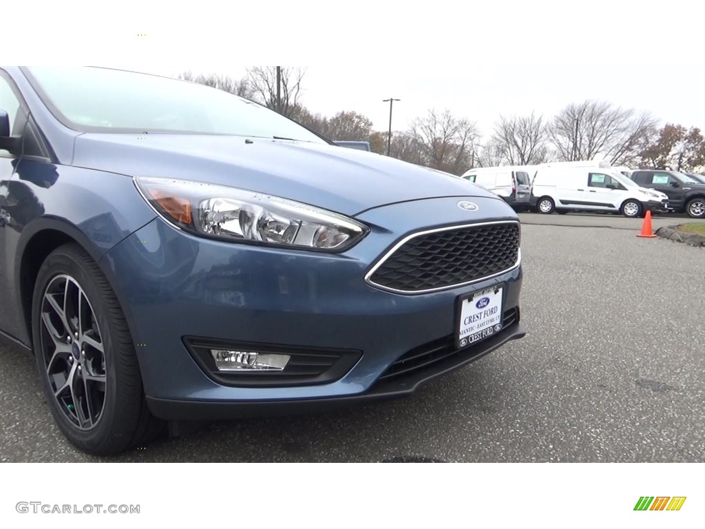 2018 Focus SEL Sedan - Blue Metallic / Charcoal Black photo #28