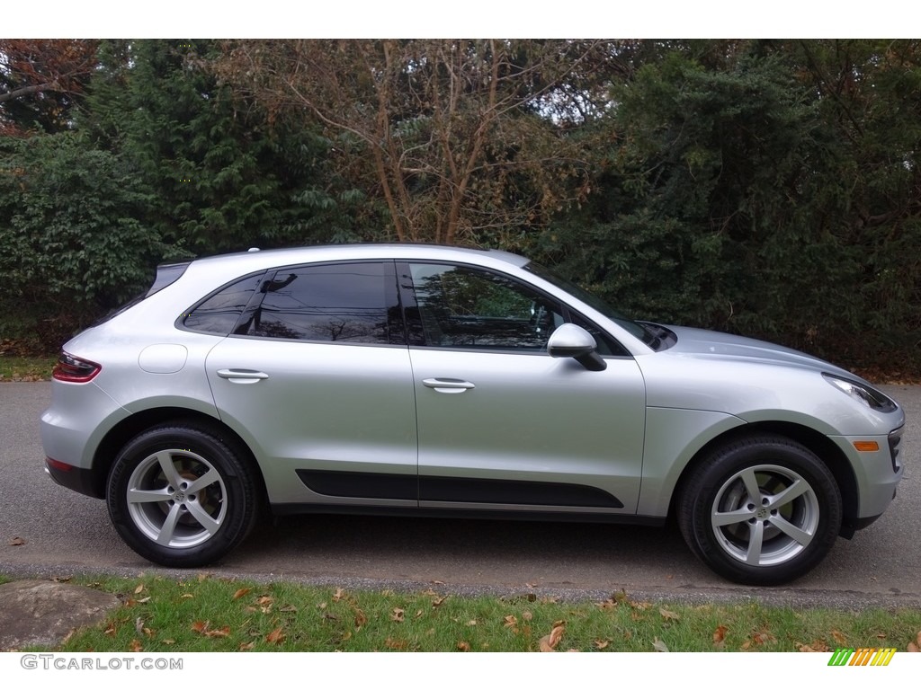 Rhodium Silver Metallic 2017 Porsche Macan Standard Macan Model Exterior Photo #123979804