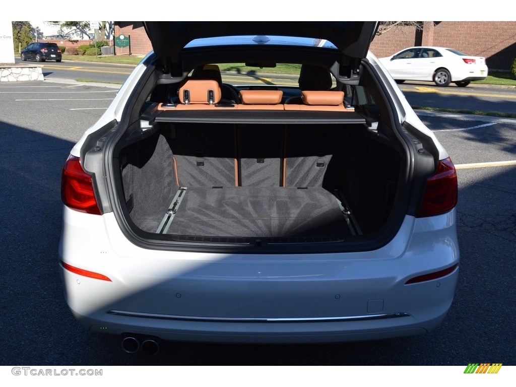 2017 3 Series 330i xDrive Gran Turismo - Mineral White Metallic / Saddle Brown photo #22