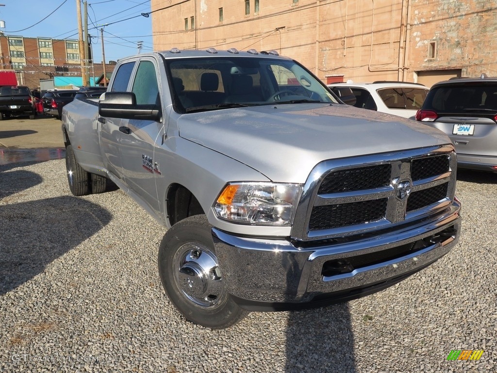 Bright Silver Metallic 2018 Ram 3500 Tradesman Crew Cab 4x4 Dual Rear Wheel Exterior Photo #123989822