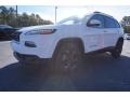 Bright White - Cherokee Latitude Photo No. 3