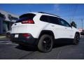 Bright White - Cherokee Latitude Photo No. 7