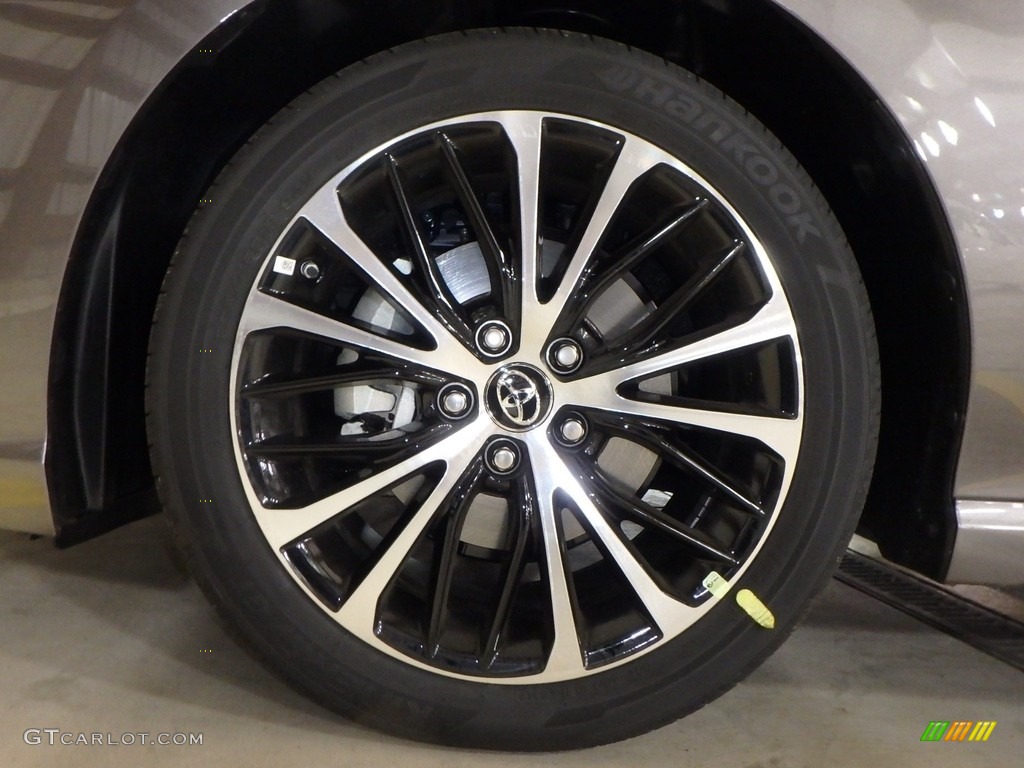 2018 Camry SE - Predawn Gray Mica / Black photo #5