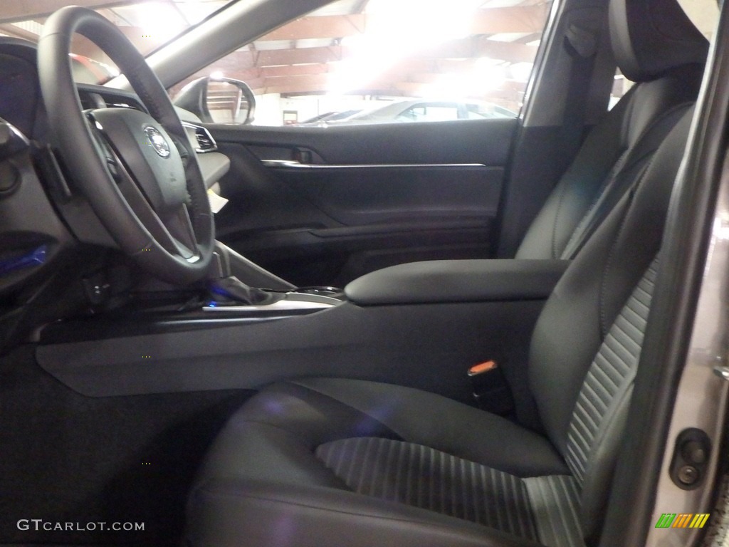 2018 Camry SE - Predawn Gray Mica / Black photo #6
