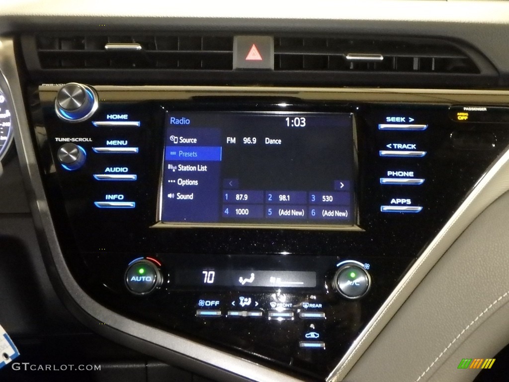 2018 Camry SE - Predawn Gray Mica / Black photo #12