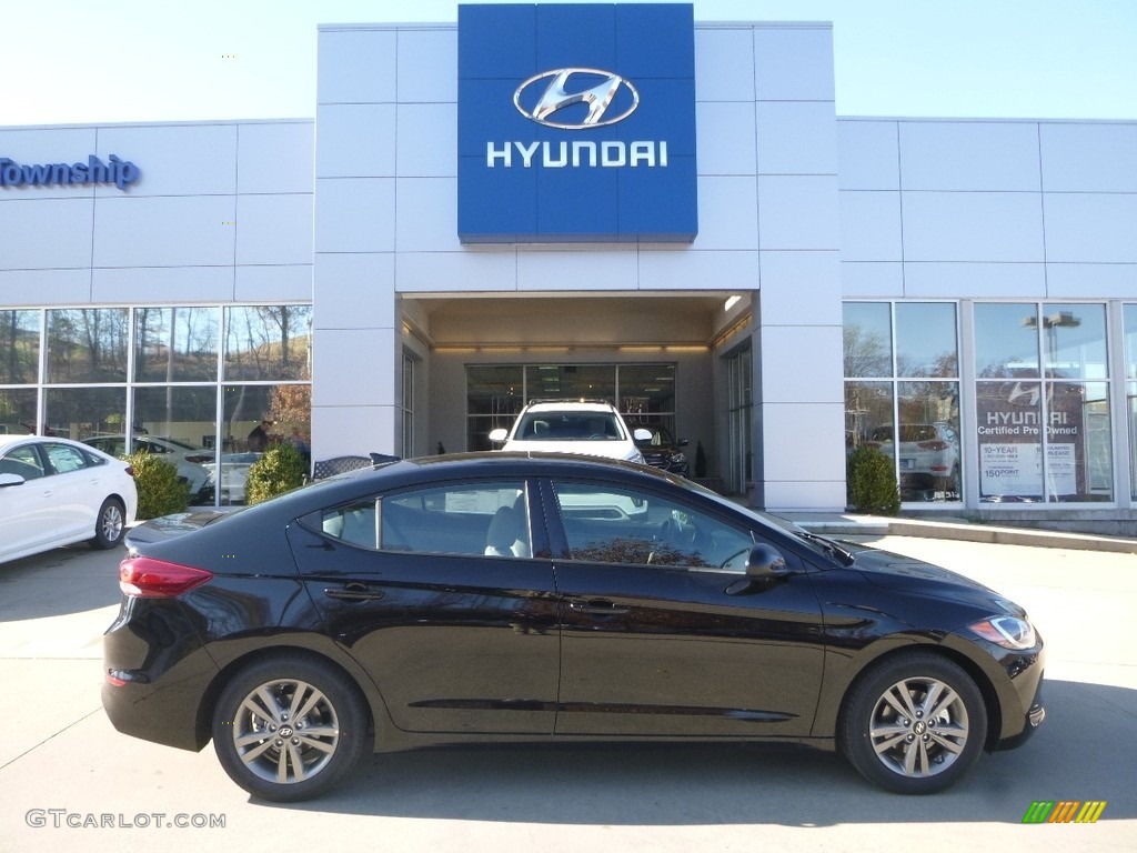 Phantom Black Hyundai Elantra