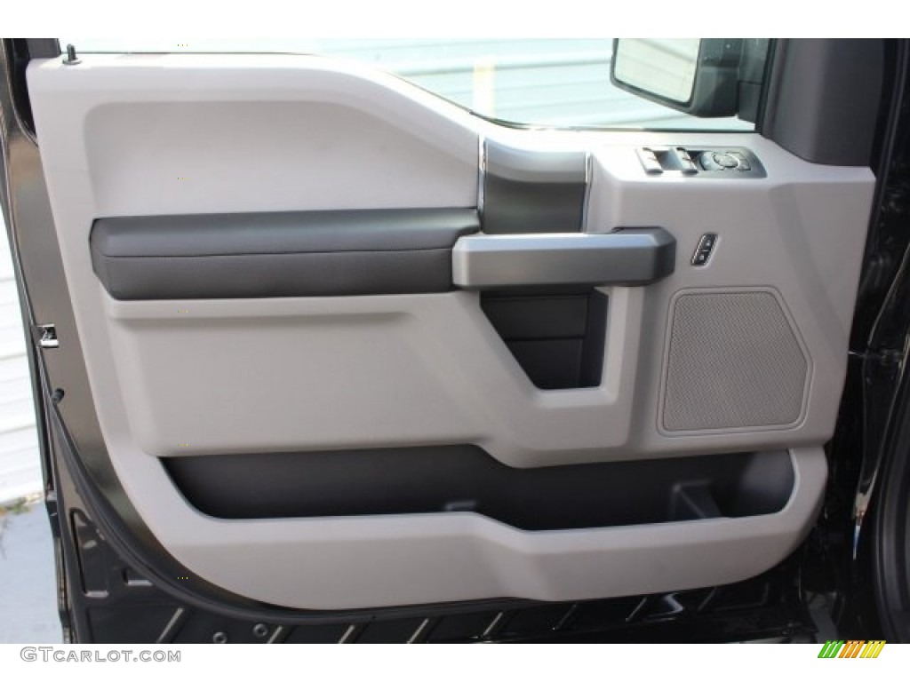 2018 F150 XLT SuperCrew 4x4 - Shadow Black / Earth Gray photo #10