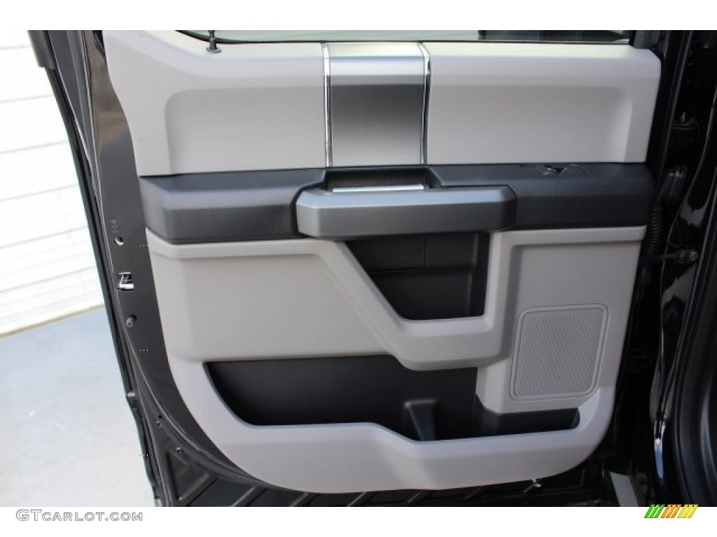 2018 F150 XLT SuperCrew 4x4 - Shadow Black / Earth Gray photo #21