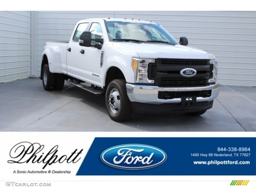 Oxford White Ford F350 Super Duty