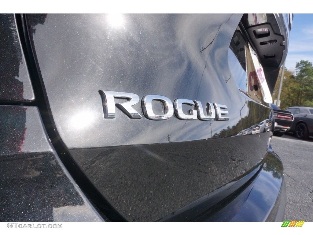 2017 Rogue SV - Magnetic Black / Charcoal photo #15