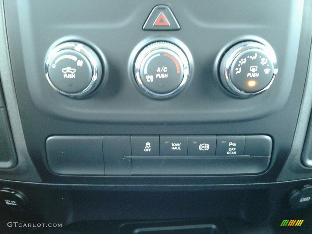 2018 Ram 2500 Tradesman Crew Cab 4x4 Controls Photo #124000105
