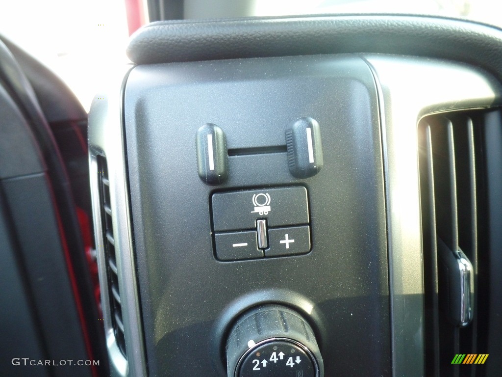2017 Chevrolet Silverado 3500HD LTZ Crew Cab 4x4 Controls Photo #124000483