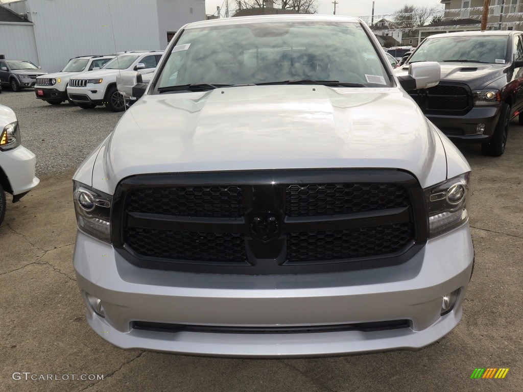 2018 1500 Night Crew Cab 4x4 - Bright Silver Metallic / Black photo #4