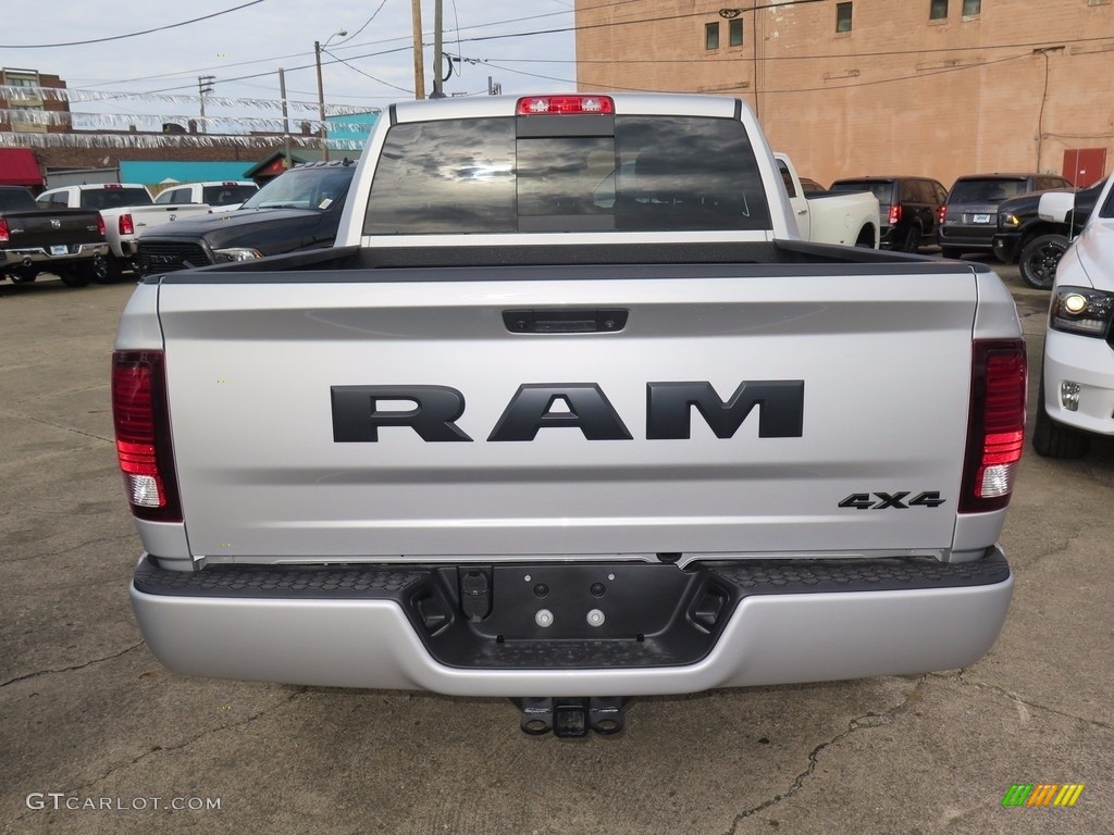 2018 1500 Night Crew Cab 4x4 - Bright Silver Metallic / Black photo #7