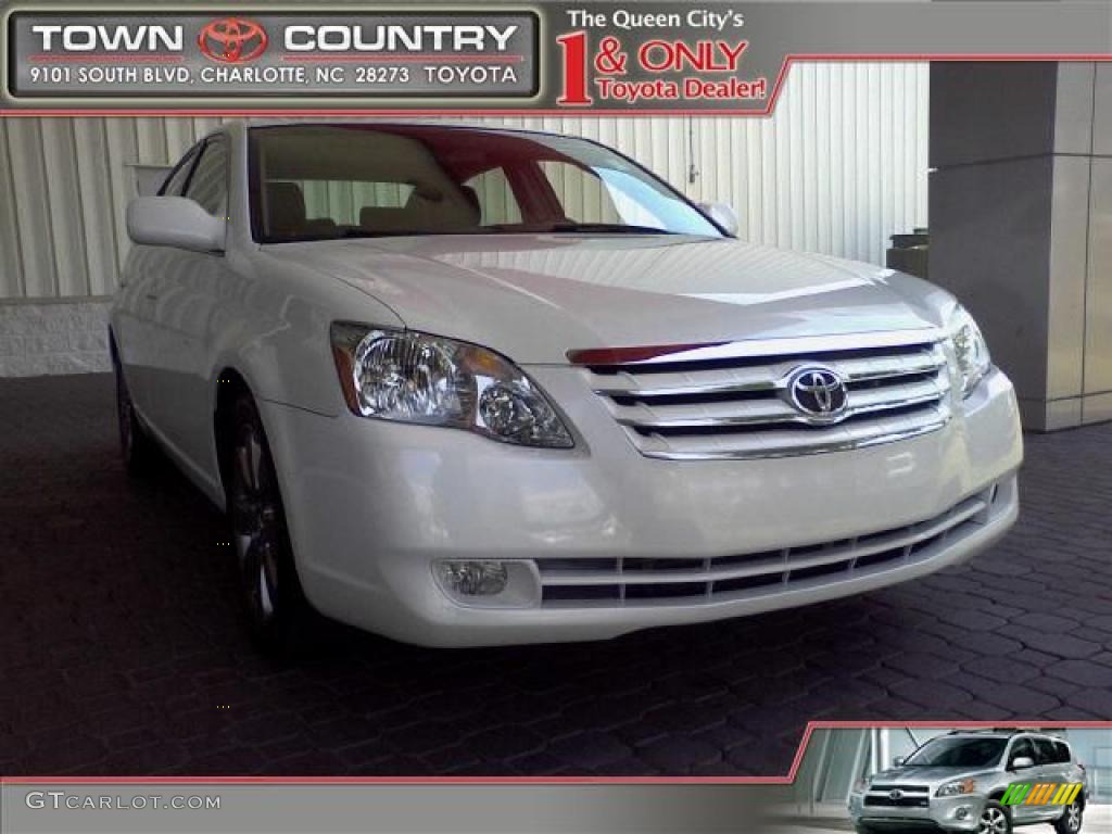 Blizzard White Pearl Toyota Avalon