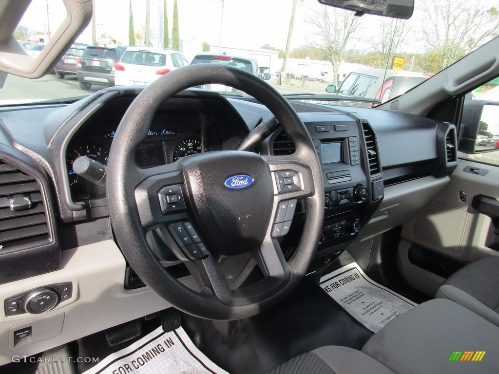 2017 F150 XL Regular Cab - Oxford White / Earth Gray photo #9
