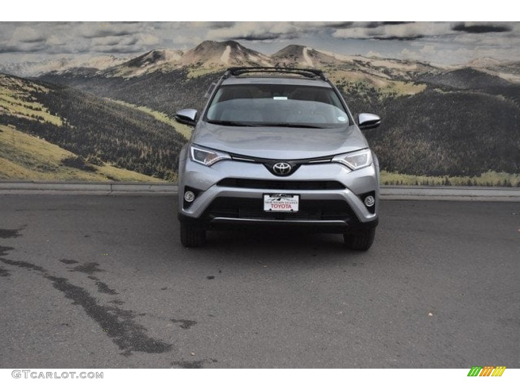 2018 RAV4 XLE AWD - Silver Sky Metallic / Ash photo #2