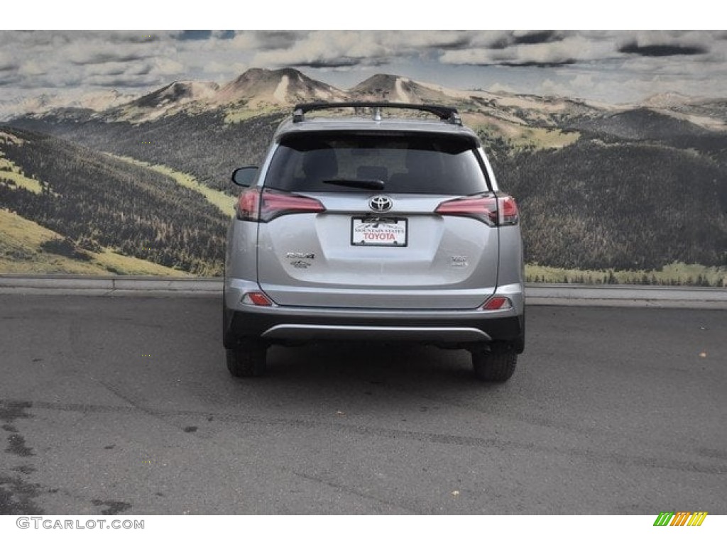 2018 RAV4 XLE AWD - Silver Sky Metallic / Ash photo #4