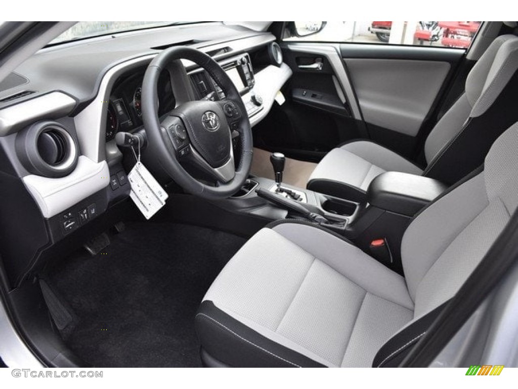 2018 RAV4 XLE AWD - Silver Sky Metallic / Ash photo #5