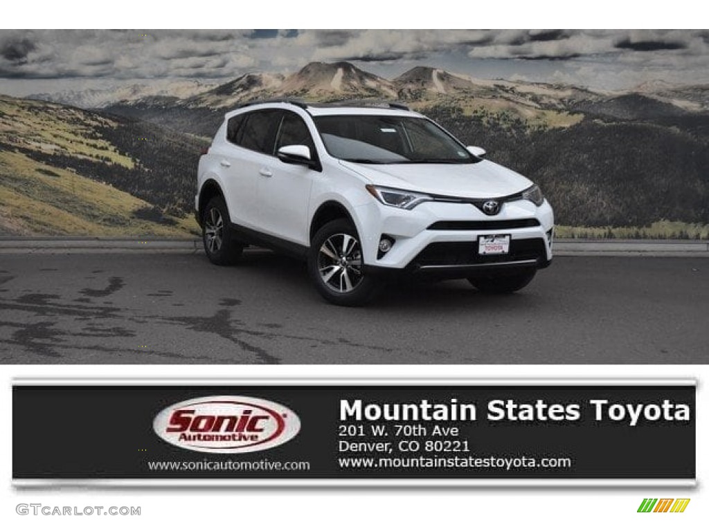 2018 RAV4 XLE AWD - Super White / Black photo #1
