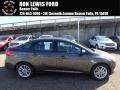 Magnetic - Focus SE Sedan Photo No. 1