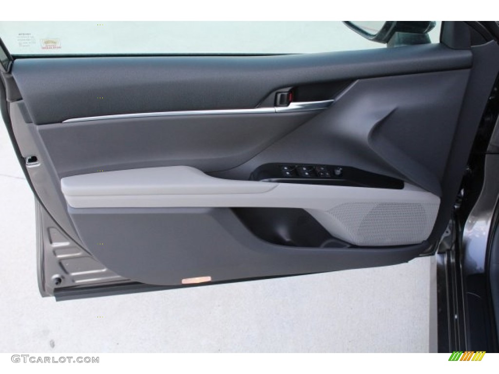 2018 Camry LE - Predawn Gray Mica / Ash photo #8