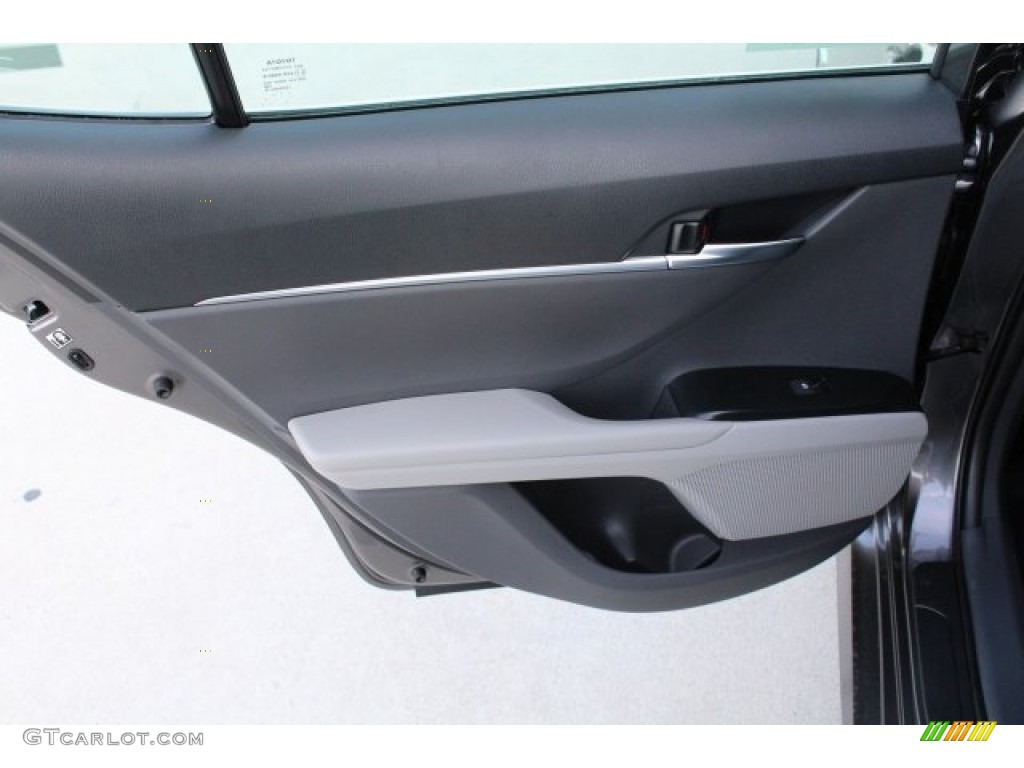 2018 Camry LE - Predawn Gray Mica / Ash photo #19