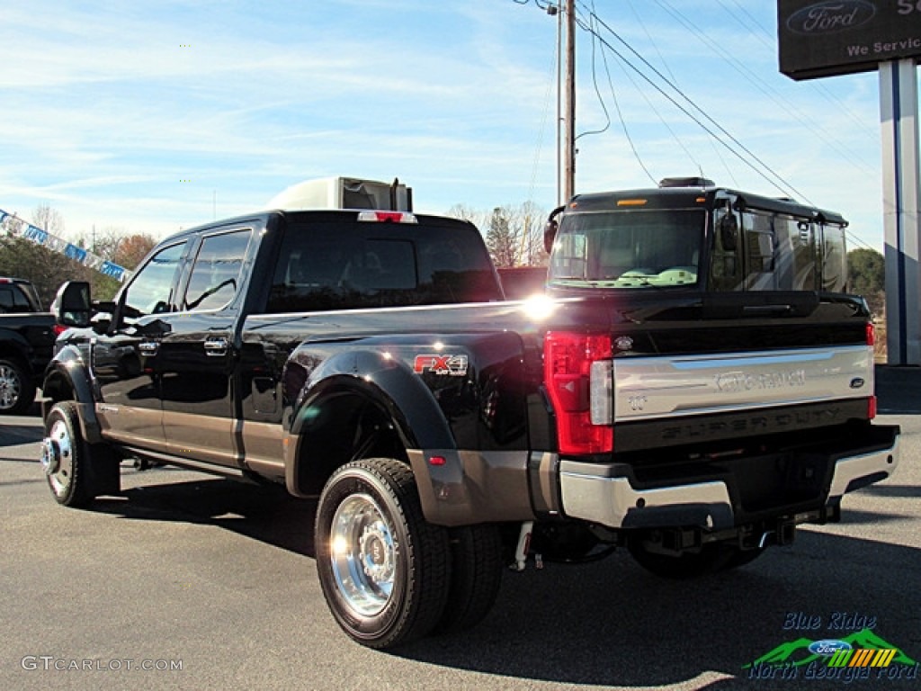 2017 F450 Super Duty King Ranch Crew Cab 4x4 - Shadow Black / King Ranch Java photo #3