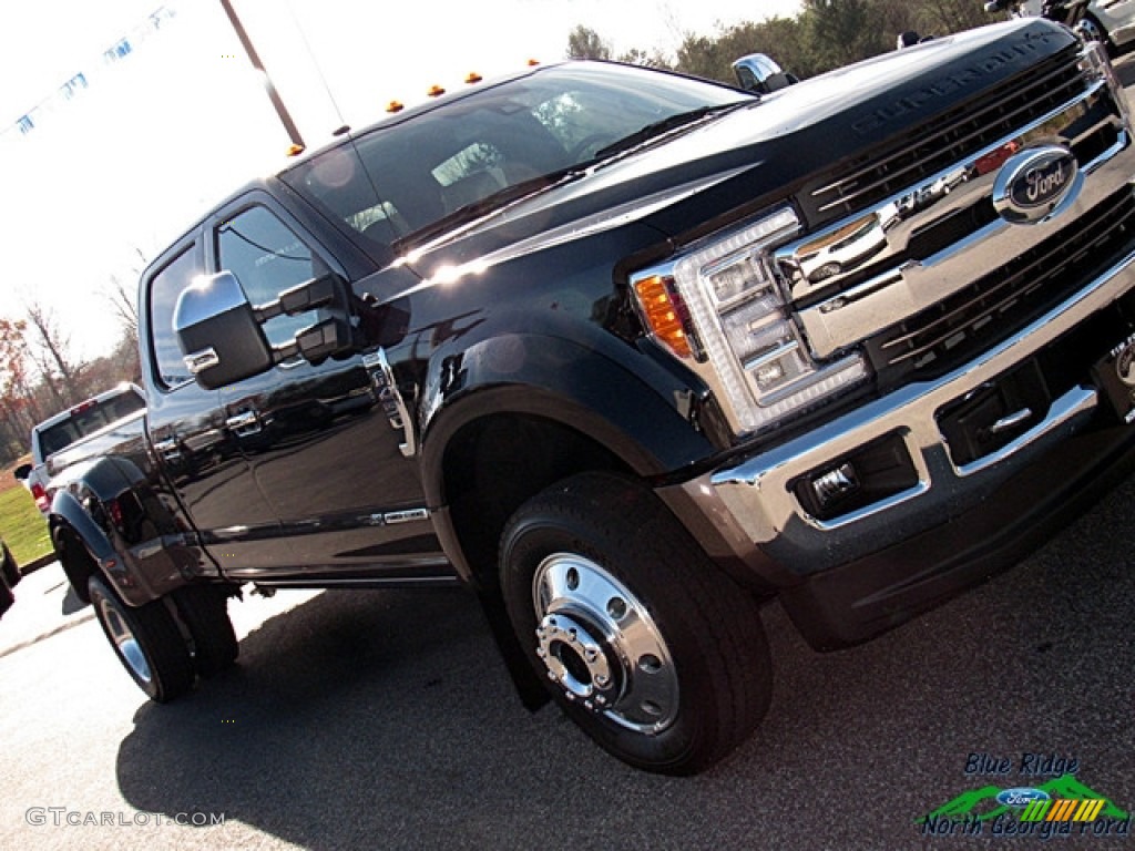 2017 F450 Super Duty King Ranch Crew Cab 4x4 - Shadow Black / King Ranch Java photo #38