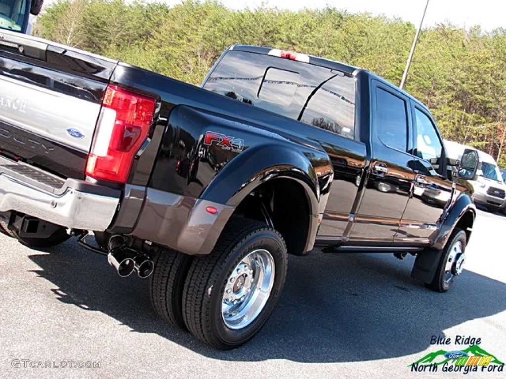 2017 F450 Super Duty King Ranch Crew Cab 4x4 - Shadow Black / King Ranch Java photo #39