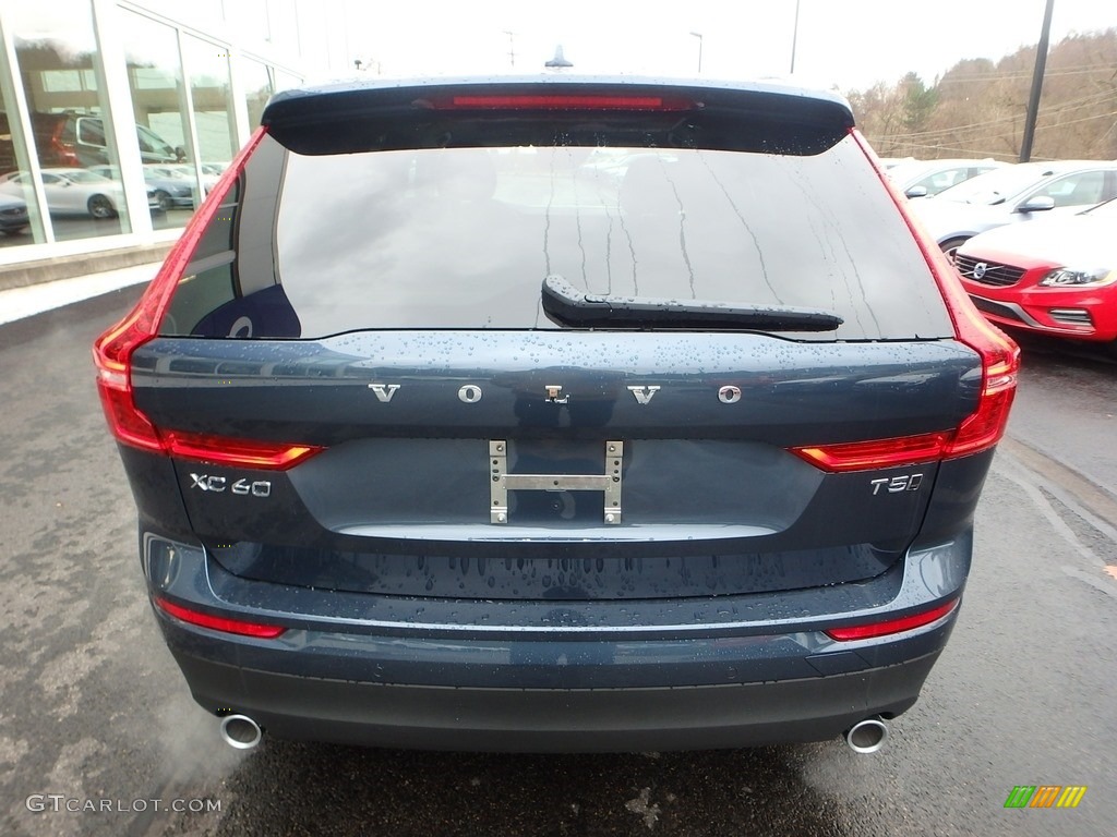 2018 XC60 T5 AWD Momentum - Denim Blue Metallic / Charcoal photo #3