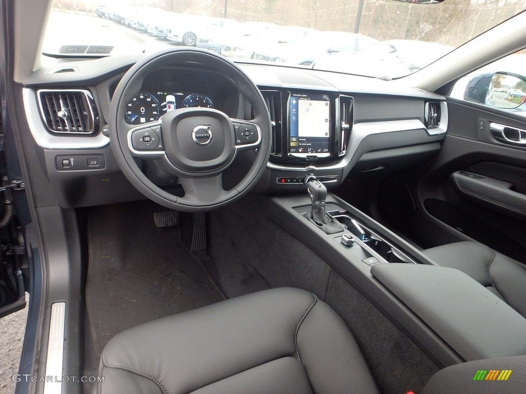 2018 XC60 T5 AWD Momentum - Denim Blue Metallic / Charcoal photo #9