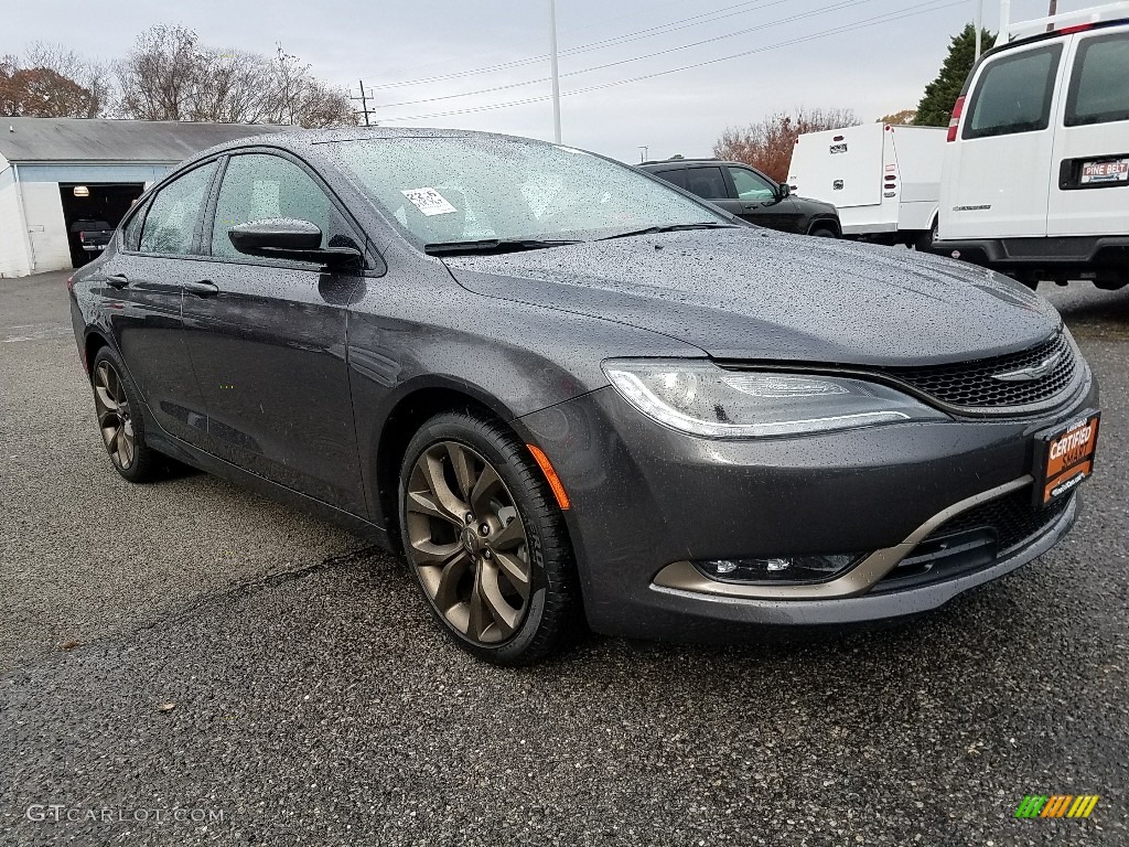 2017 Chrysler 200 S AWD Exterior Photos