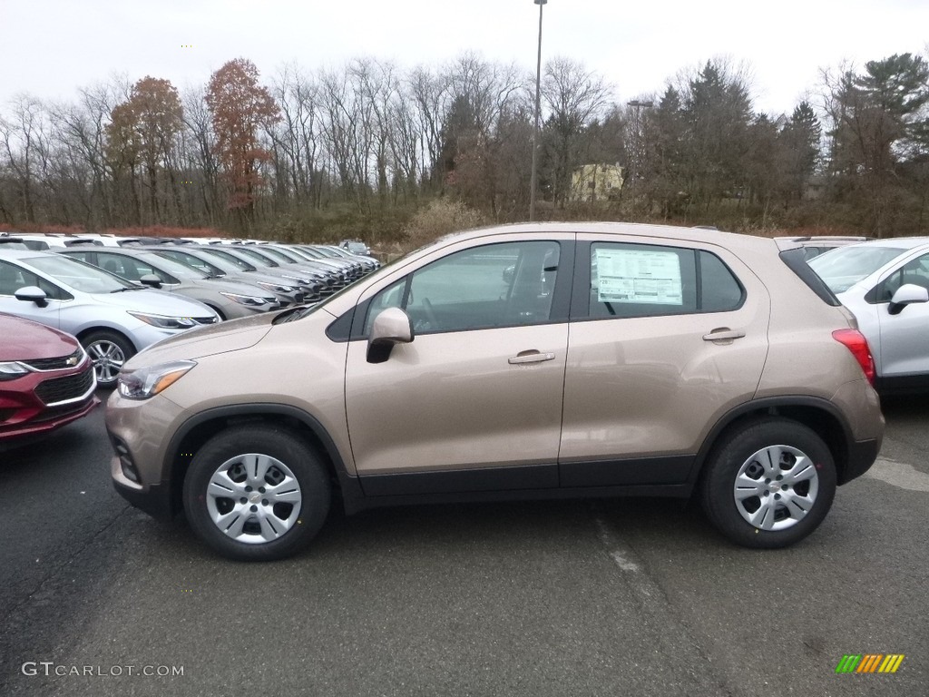 Sandy Ridge Metallic 2018 Chevrolet Trax LS Exterior Photo #124033378
