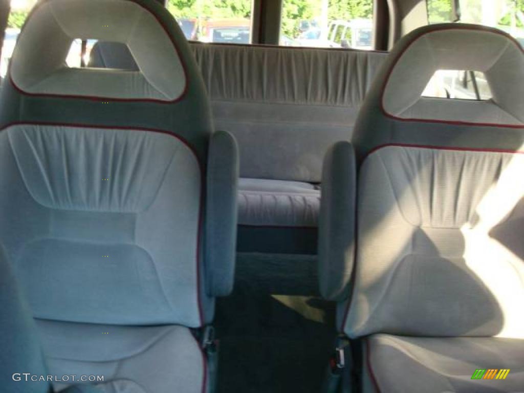1996 E Series Van E350 Club Wagon 4x4 - Toreador Red Metallic / Medium Gray photo #17