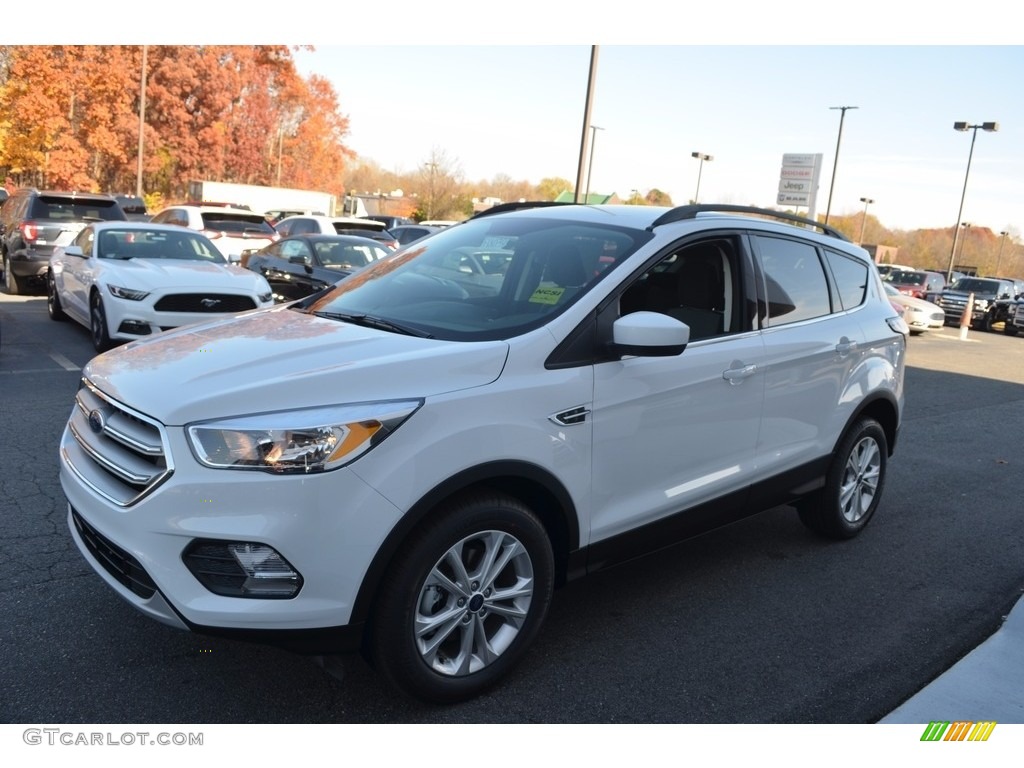 2018 Escape SE - Oxford White / Medium Light Stone photo #4