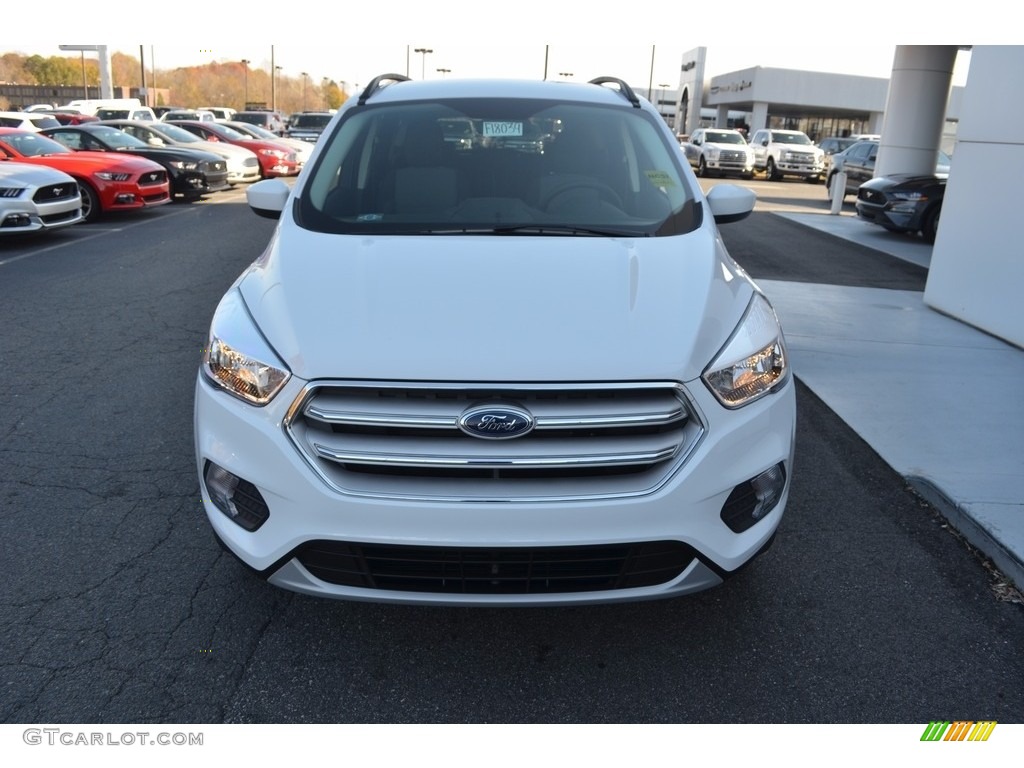 2018 Escape SE - Oxford White / Medium Light Stone photo #19