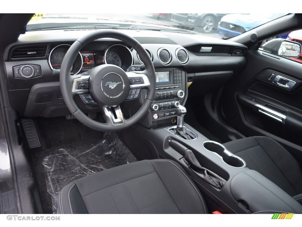 Ebony Interior 2018 Ford Mustang EcoBoost Fastback Photo #124038169