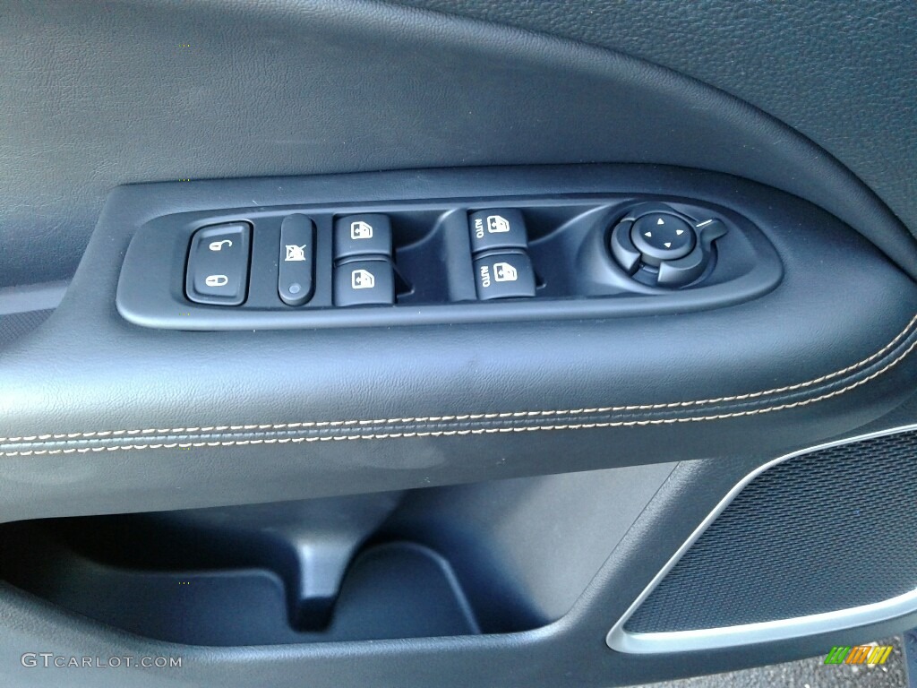 2018 Jeep Compass Limited Controls Photo #124038532