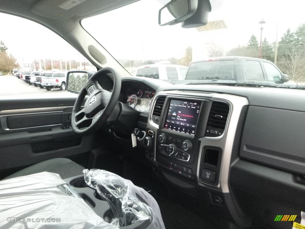 2018 1500 Big Horn Crew Cab 4x4 - Delmonico Red Pearl / Black/Diesel Gray photo #11