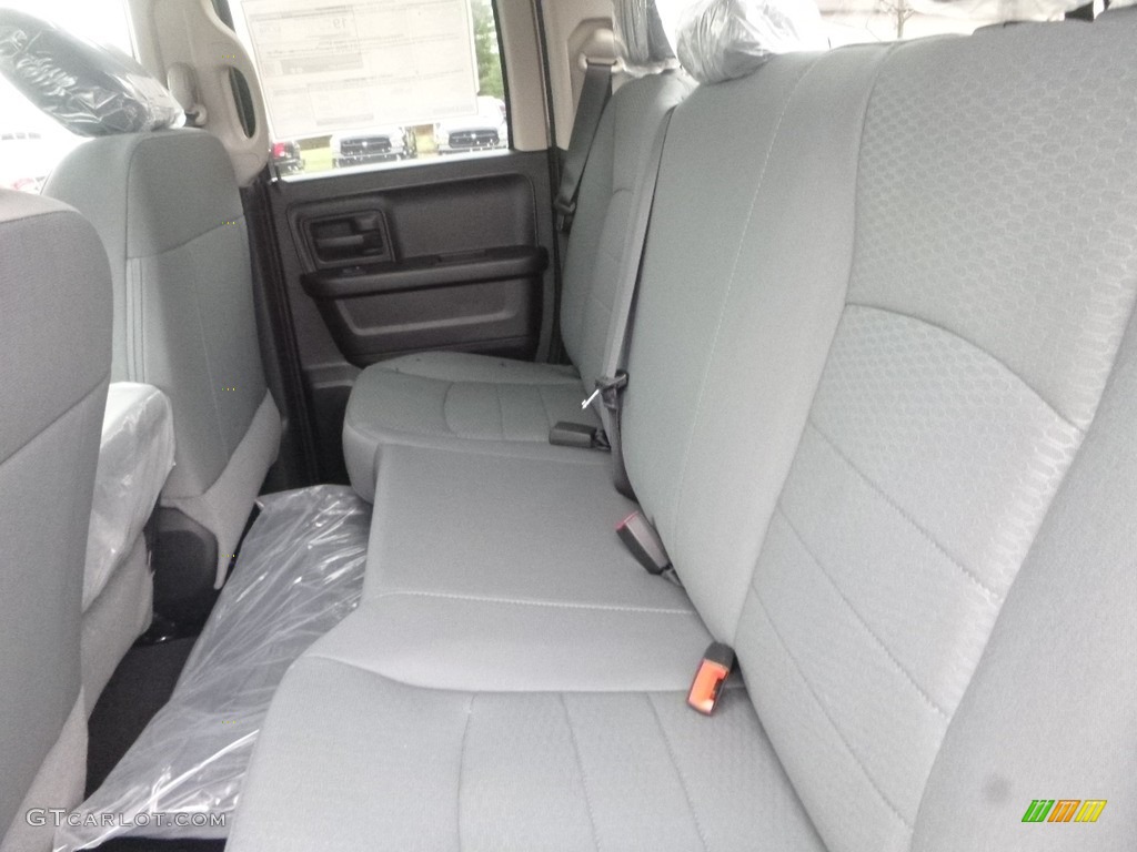 2018 1500 Express Quad Cab 4x4 - Bright White / Black/Diesel Gray photo #14