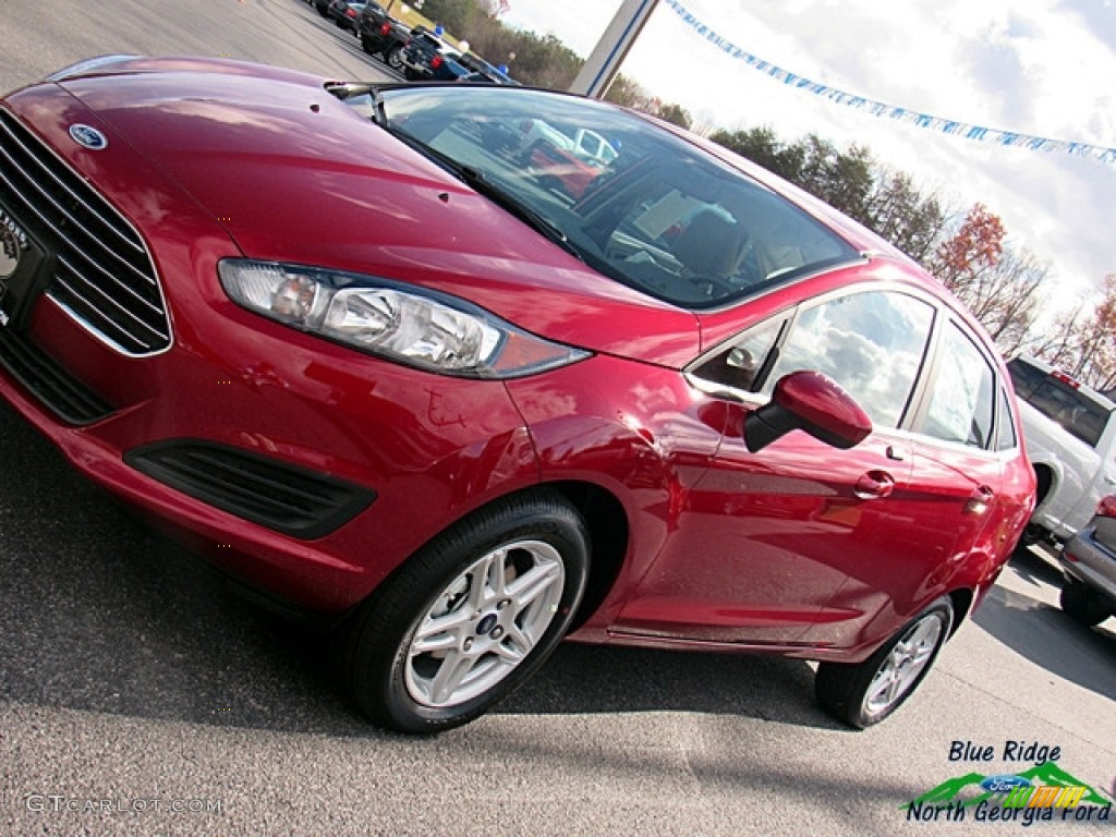 2017 Fiesta SE Sedan - Ruby Red / Medium Light Stone photo #28