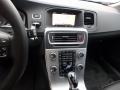 Off Black Controls Photo for 2018 Volvo V60 Cross Country #124049173