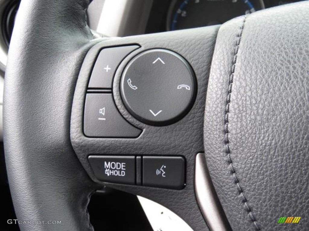 2018 Toyota RAV4 XLE Controls Photo #124050700