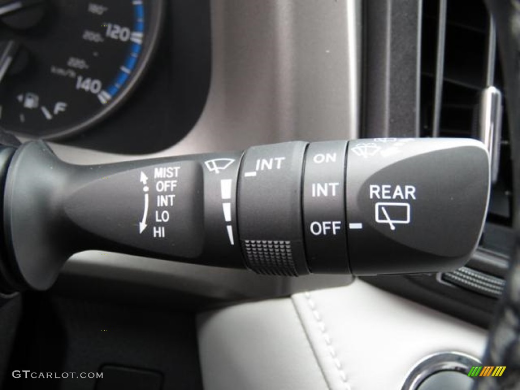 2018 Toyota RAV4 XLE Controls Photo #124050724